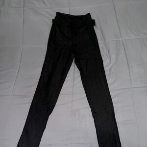 Colombian stretch pants, with belt.